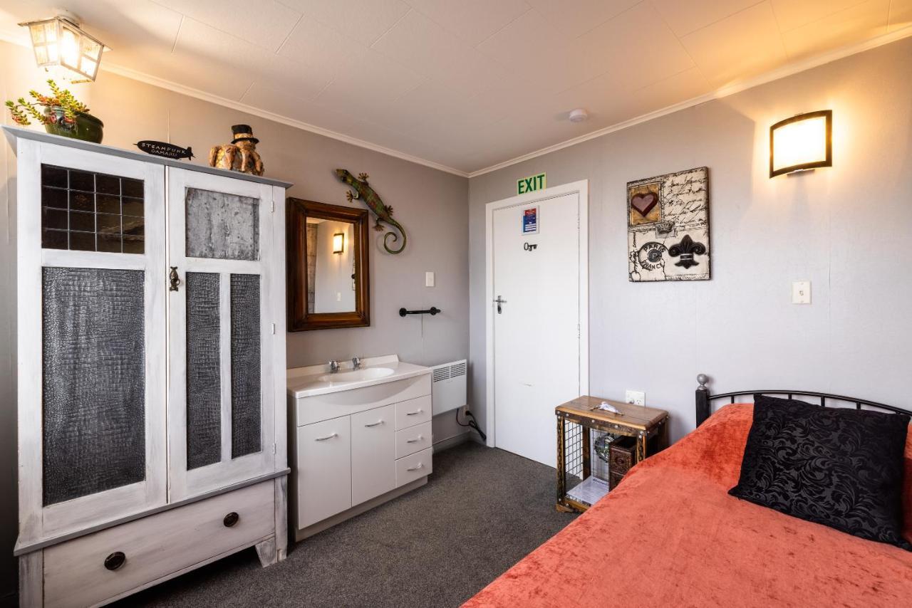 Oamaru Backpackers Hostel Exterior photo